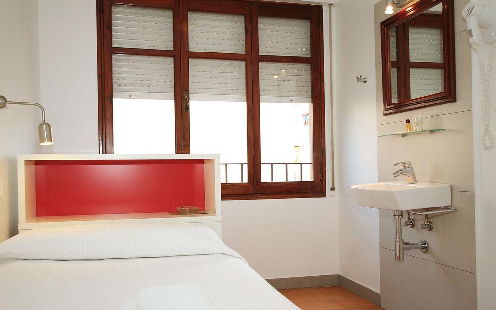 Hostal Ripoll Ibiza Eksteriør billede