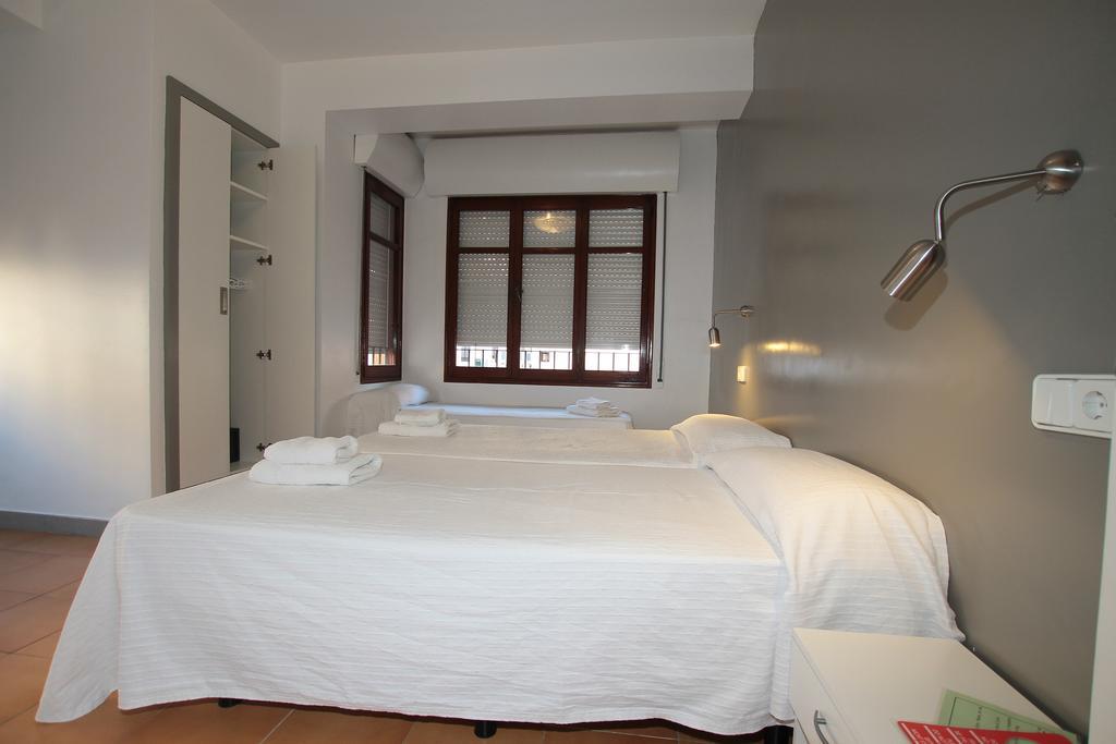 Hostal Ripoll Ibiza Eksteriør billede